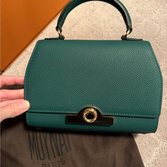 New Moyna Green Rejane with Structured Design and hold hardware - Picture 1 of 14
